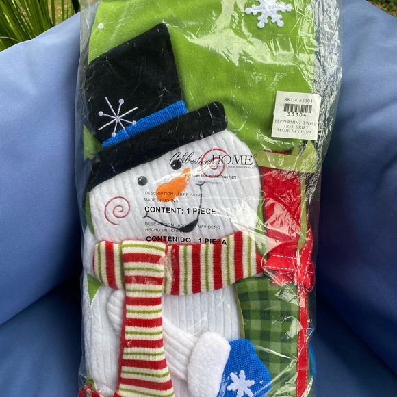 Christmas Tree Skirt - Picture 4 of 6